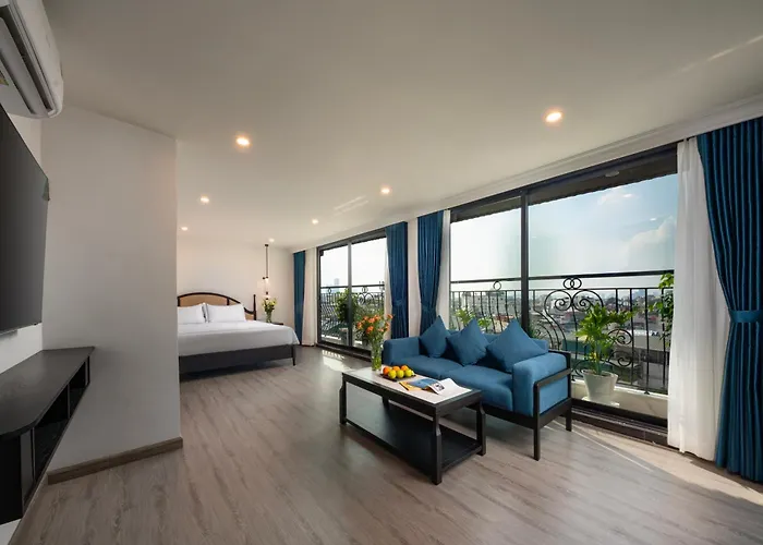 Hotels with pool Sq Hang Gai & Spa