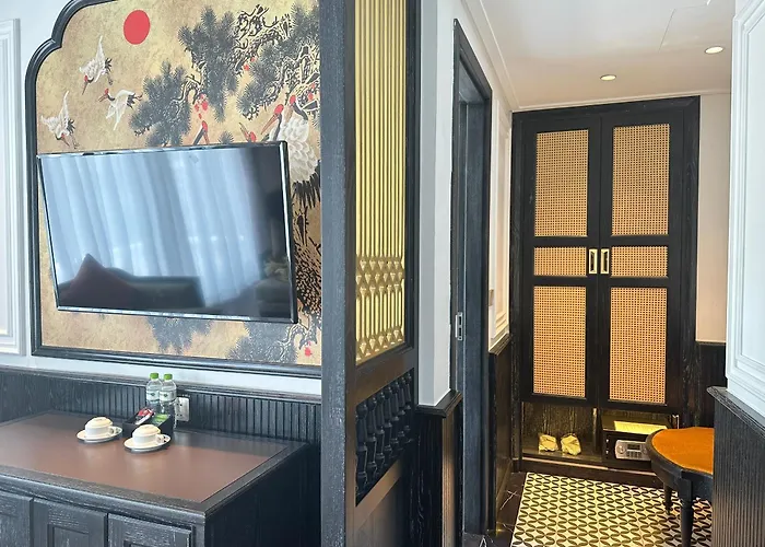 4 star hotel: Luxe Paradise Premium Hotel Pham Hong Thai